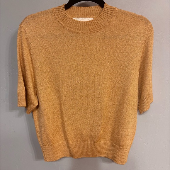 St. John Sweaters - St. John Gold w Shimmer Knit Shirt Sleeve Sweater - Sz M EUC
